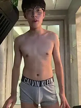 Stripchat Free Porn Cam of Ethan_64724