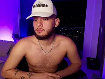 Stripchat Sex Cam of Ryan_Miller111