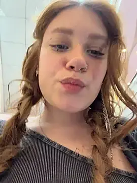 Stripchat Live Sex Cam of lucy-joy