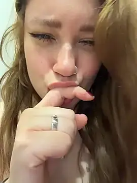 Stripchat Free Porn Cam of lucy-joy