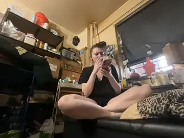 Stripchat Live Sex of Snowbunnycake_131