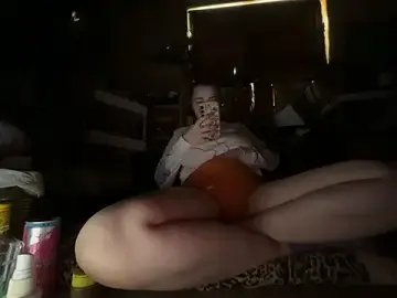 Stripchat Sex Chat of Snowbunnycake_131