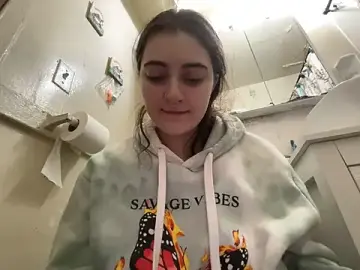 Stripchat Best live sex cam show of Snowbunnycake_131