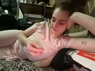 Stripchat Live Sex of Snowbunnycake_131
