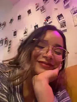 Stripchat Free Live Porn of Olivia_Fox69