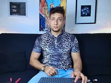 Stripchat Live Porn of SR_EMILIOCUM