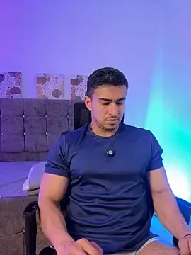 Stripchat Live Sex Cam of Chris_Clarck