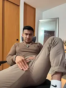 Stripchat Free Porn Cam of Chris_Clarck