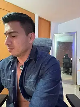 Stripchat Free Live Porn of Chris_Clarck