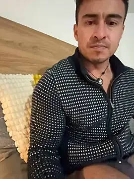 Stripchat Free Live Porn of Chris_Clarck