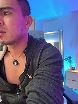 Stripchat Live Sex Cam of Chris_Clarck