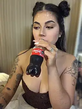 Stripchat Live Sex Cam of Sarasanders_4
