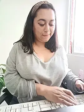 Stripchat Free Live Porn of Queen_Yess