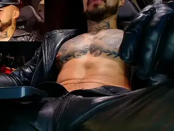 Stripchat Sex Cam of billyMayer_