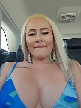 Stripchat Live Sex Cam of MILFBARBY