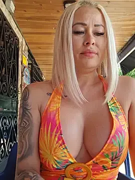Stripchat Adult Webcams of MILFBARBY
