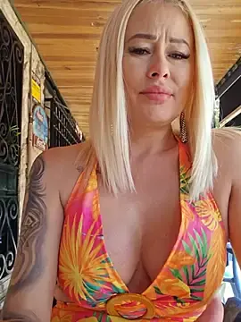 Stripchat Live Sex Cam of MILFBARBY