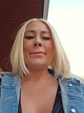 Stripchat Best live sex cam show of MILFBARBY