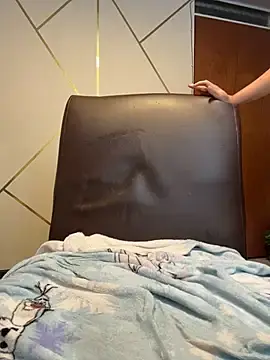 Stripchat Live Sex Cam of SQUIRTINGQUEEN11