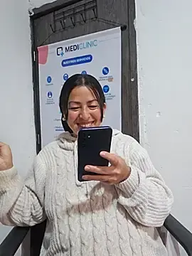 Stripchat Sex Cam of JustSamantha_