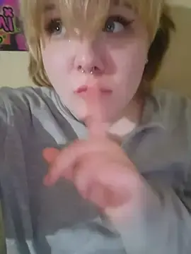 Stripchat Live Sex Cam of wehavepussies_xoxo