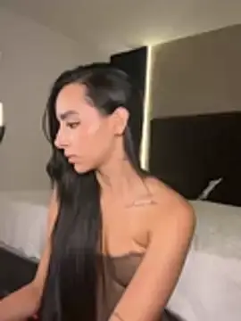 Stripchat Live Sex Cam of ValentinaMilan_X