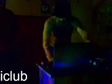Stripchat Sex Cam of puticlub1234
