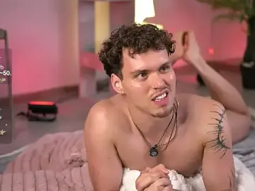 Stripchat Live Sex of CurlyStarX
