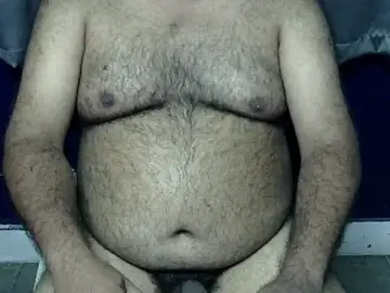 Stripchat Live Sex Cam of hairysubcub_70