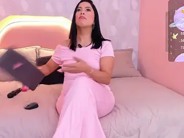 Stripchat Live Sex of isabella_milf_