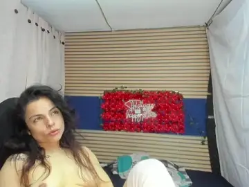 Stripchat Live Sex Cam of rosse_2504