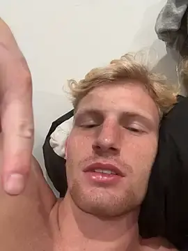 Stripchat Live Sex Cam of tylerwilsonn2