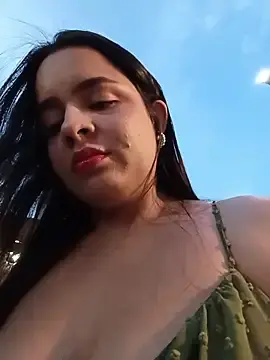 Stripchat Free Live Porn of Julieth_hot-69