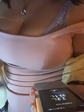 Stripchat Free Porn Cam of Yolanda9