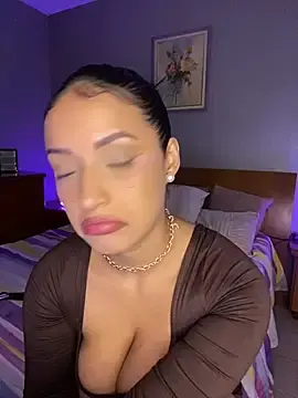 Stripchat Sex Cam of SaharQamar