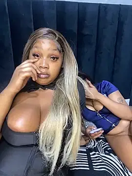 Stripchat Live Porn of THICKBARBIE32