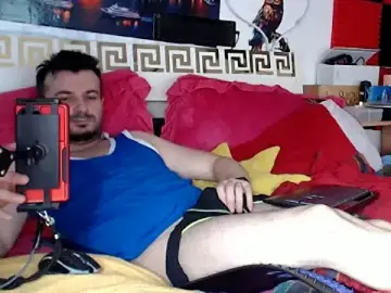 Stripchat Live Sex Cam of Hugec0ck007