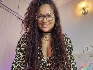 Xlovecam Watch Live Sex Cams of YiyaHot69