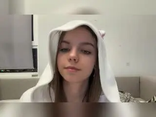 Xlovecam Free Porn Cam of BrigetteLaurie