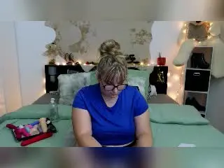 Xlovecam Free Porn Cam of ElvinnaLaFrancaise