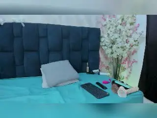 Xlovecam Free Porn Cam of MelodyMegann