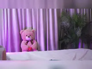 Xlovecam Live Sex Cam of ElyssaWetX