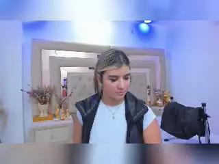 Xlovecam Live Sex Cam of SashaPolet