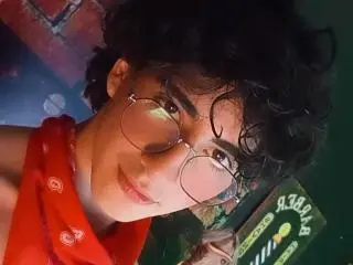 Xlovecam Free Live Porn of ElliotNoir