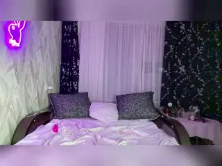 Xlovecam Free Porn Cam of DorineJennelle