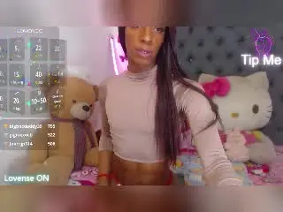Xlovecam Sex Cam of LucianaHottieX