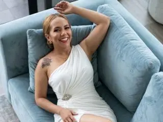 Xlovecam Watch Live Sex Cams of AmberDillucca