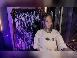 Xlovecam Live Sex Cam of LucyDollyHot