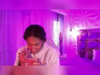 Xlovecam Best Webcam of QueenPerlaa