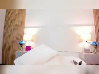Xlovecam Live Sex of MiaaRouge